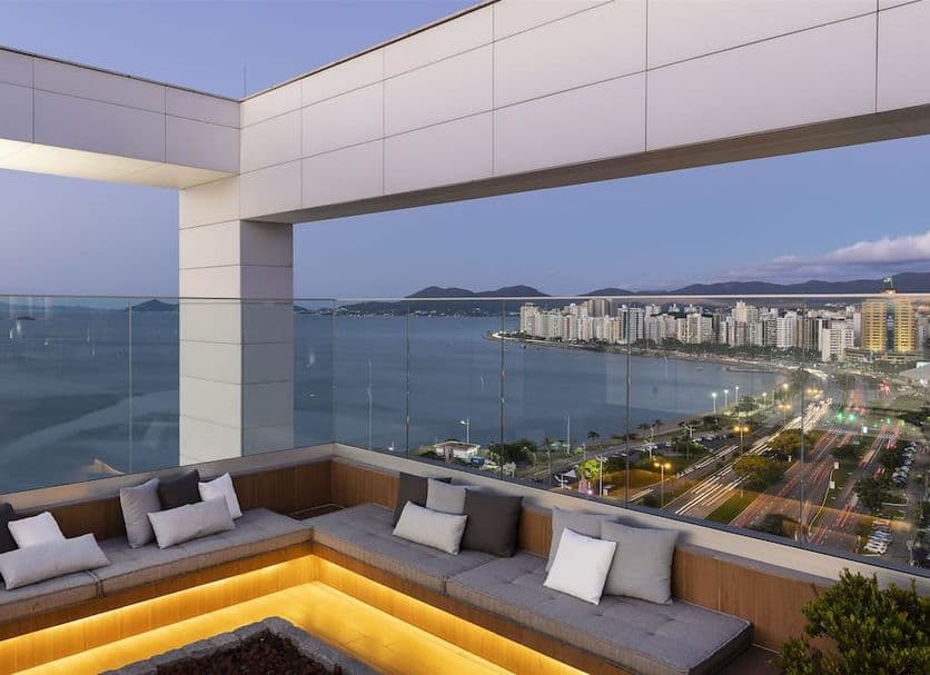 LK Design Hotel — modern oceanfront hotel in downtown Florianópolis